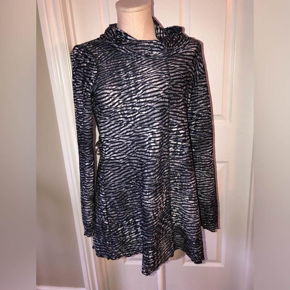 Sno Skins Black, Blue and White Zebra Print Top